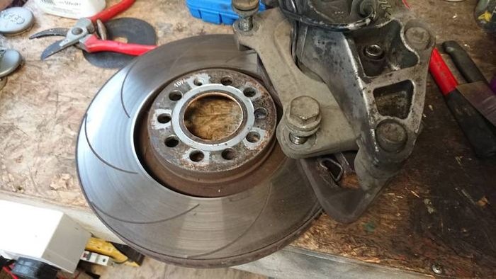 Audi a6 c5, Allroad, Audi a4 b6, Audi a4 b7 big 320mm front brake upgrade kit. Brake conversion, drilled & grooved,big calipers,breaking,parts