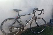 fuji racer bike