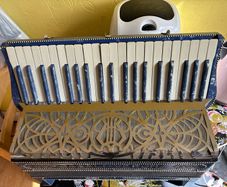Cazali Verona piano accordion.