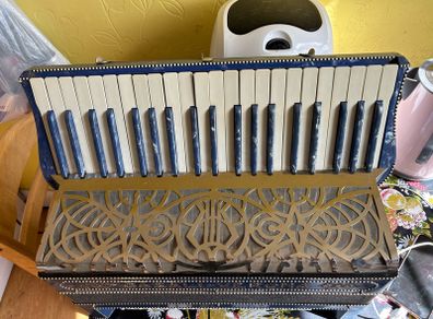 Cazali Verona piano accordion.
