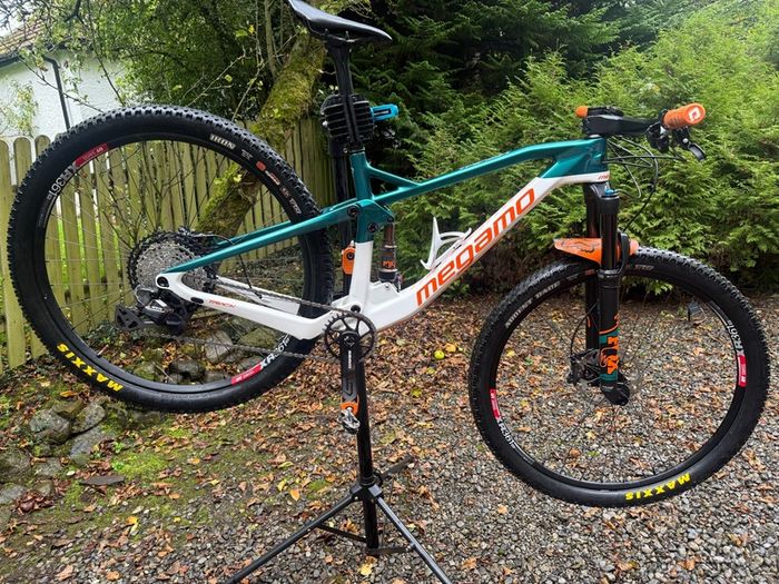 Megamo Track 2022 Carbon MTB  Size M  XTR Di2 DT Swiss 240