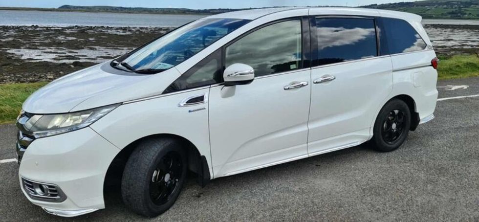 Honda Odyssey 2016 -8 seater Hybrid