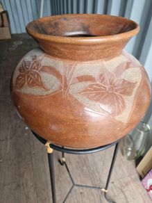 planter on stand