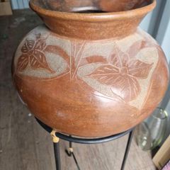 planter on stand