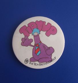 THE TIDY BRITAIN GROUP (environmental charity) - a scarce promotional badge featuring Tidyup from the popular children's TV cartoons of the 80s (dated 1989)