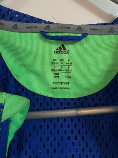 Adidas sports top