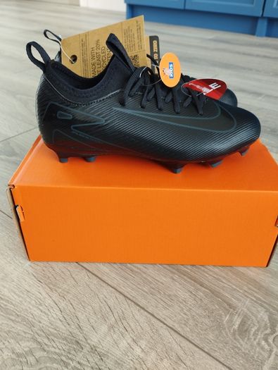 Nike Kids Football Boots UK Size 2
