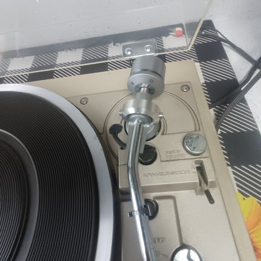 Vintage Pioneer from the golden era 1970s Pioneer PL-514 Auto-Return Turntable