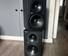 MacMackie HR824 High Resolution Studio Monitors Speakers