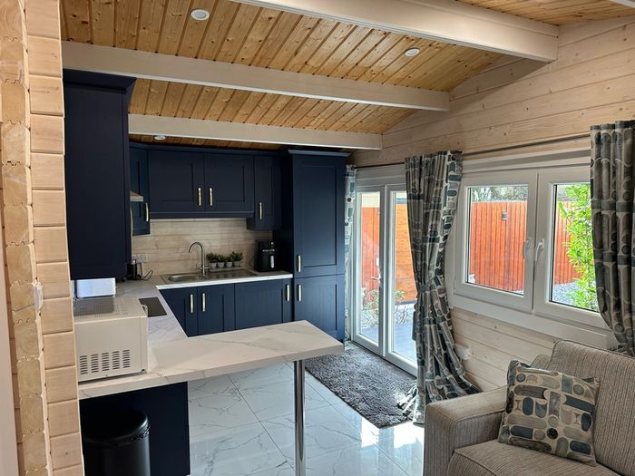 1 Bed Log Cabin