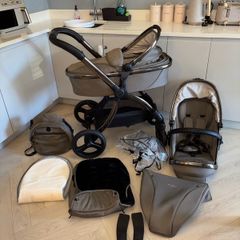 Egg Pram / Travel System Excellent Condition