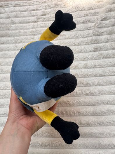 Despicable Me 2 Looking Left  Minion Stuart approx. 30 cm. Used Please see photos