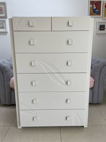 Leaf design Chest of Drawers