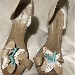 Ladies new leather shoes size 7