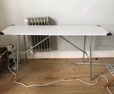 Knitting machine table