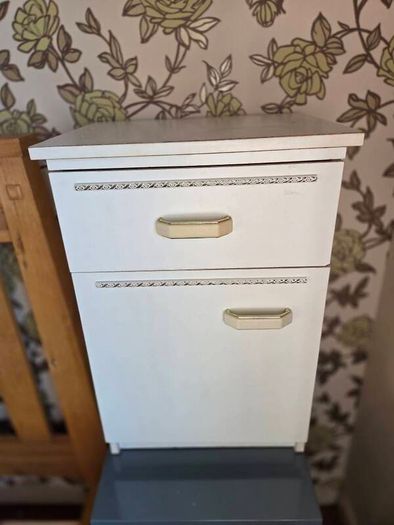 bedside lockers