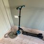 boys electric scooter Image 3