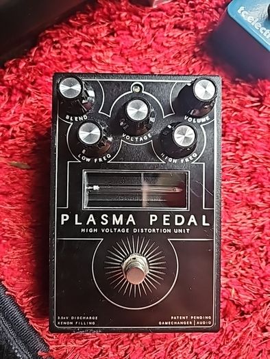 plasma guitar distortion pedal gamechanger audio