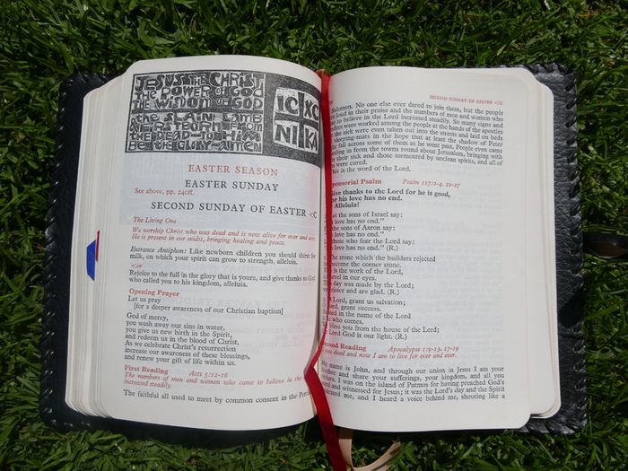 Vintage The Sunday Missal 1976 Vintage  in a leather case