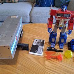 Hasbro Transformers Masterpiece Optimus Prime MP10 Action Figure