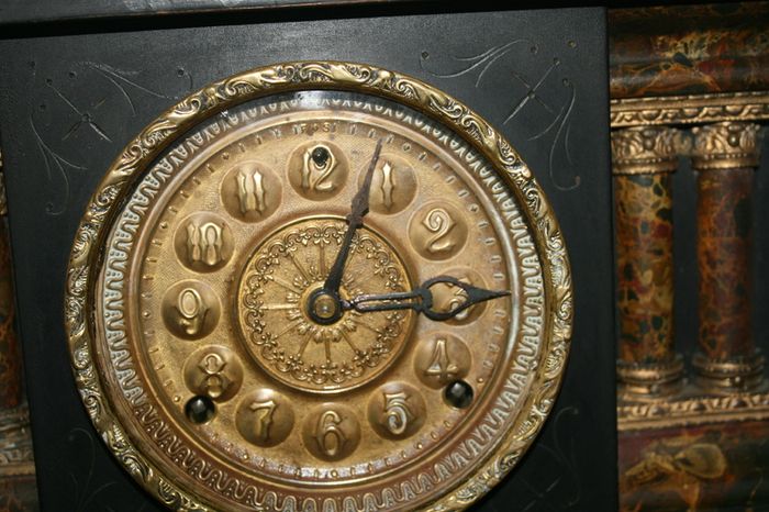 Vintage Clock (in working order )