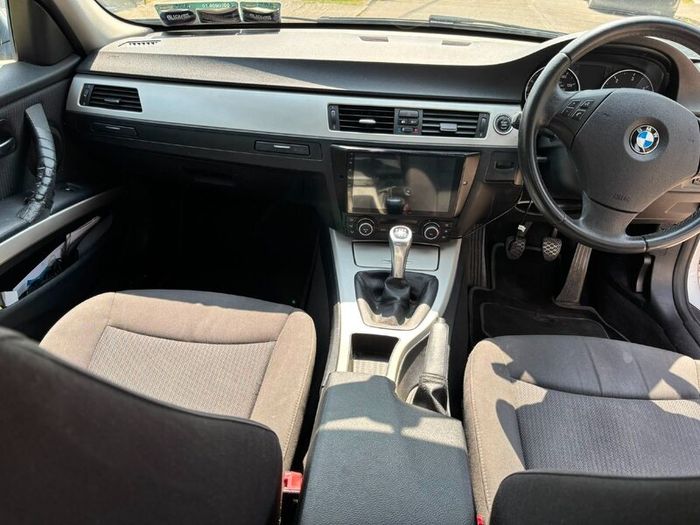 BMW 3-Series 2011