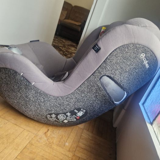 Cybex Sirona T car seat