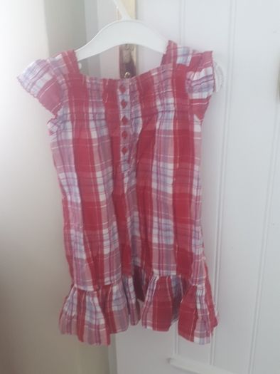 Gorgeaus summer dress.
