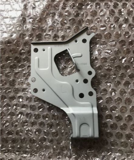 Toyota Corolla E11 97-00 Lower Double DIN Radio Storage Cubby Genuine Lower Mounting Brackets Left & Right