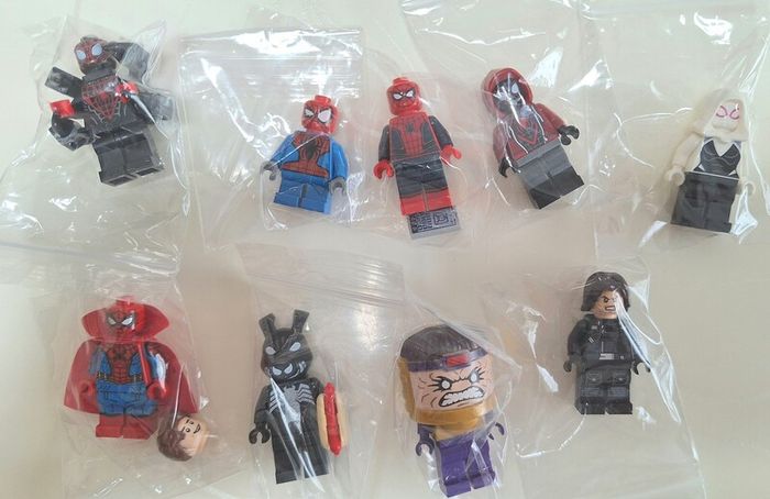 Lego Minifigures - Marvel & DC