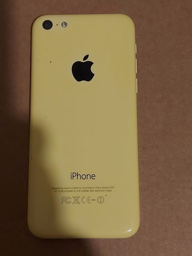 Apple Iphone 5c, Yellow, 16GB, works perfect, some screen damage, but touchscreen works fine