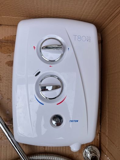 Triton TR80 shower and accessories
