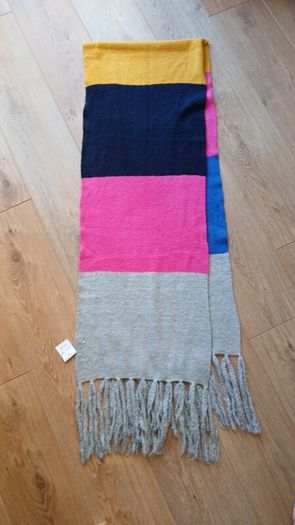 Ladies scarf - brand new with tag