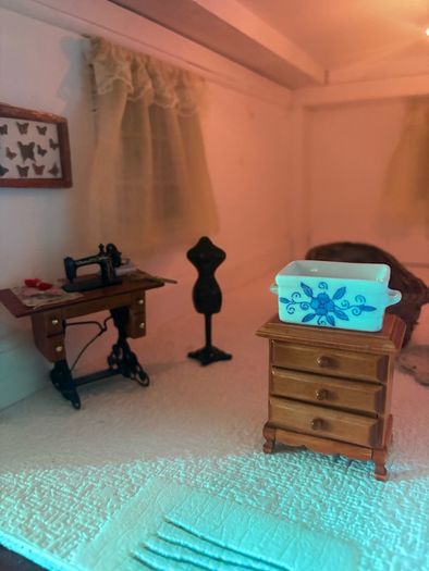Stunning approx 140cm high 4 story extra large Georgian dolls house with contents, servants quarters and separate garage