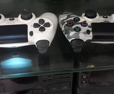 2 PS4 controller