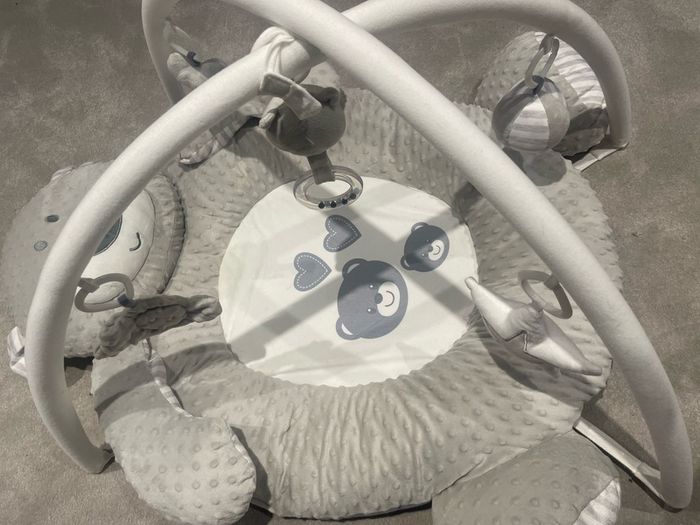 Baby floor arch
