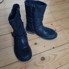 girls black boots