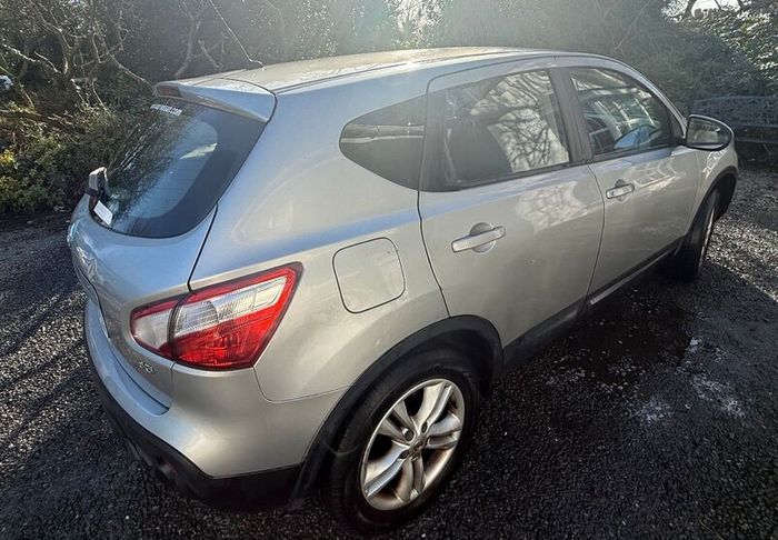 2012 Nissan Qashqai- 1200 and/or resonable offers