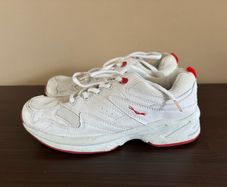 White trainers, size 38