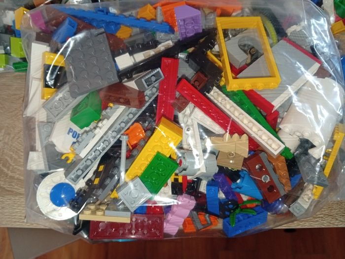 (Firm Price )Large Collection of nice Clean Lego approx 2.4 kg mostly lego city for spares