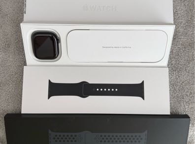 Apple Watch Series 11 (Almost Brand New)