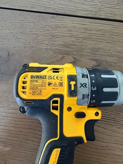 Dewalt DCD796 Combi Drill