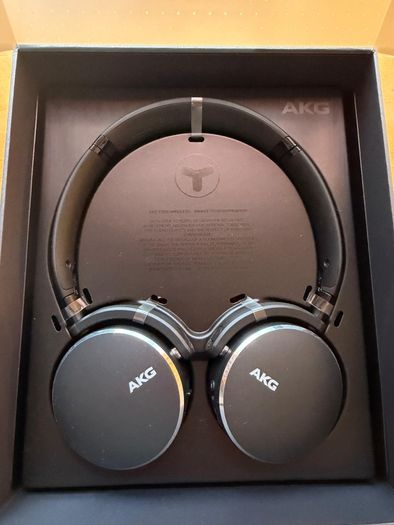 AKG Y500 Wireless Headphones