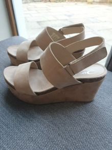 Ogetti by Carl Scarpa beige wedge sandals uk4