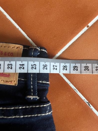 New Levis jeans 4 years old
