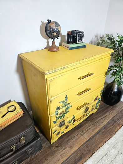 Chest of drawers