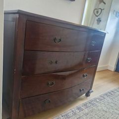 Vintage curved front chest of drawers in a classic traditional style