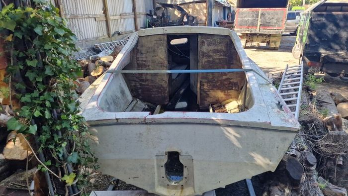 Cabin Cruiser boat on Galvanised Trailer