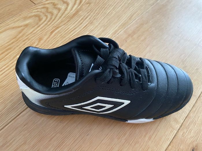 Umbro Calcio kids football shoes