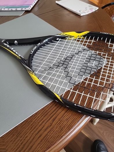 Tennis racket dunlop yonex